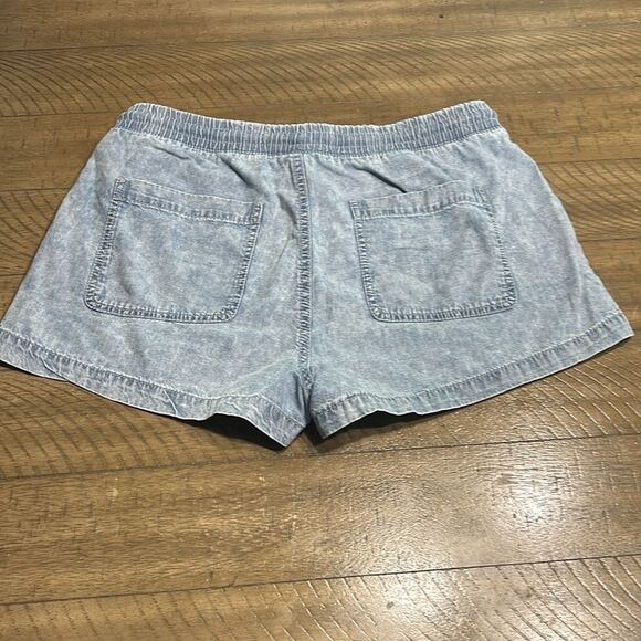 Celebrity Pink pull on jean shorts size medium - Picture 6 of 9